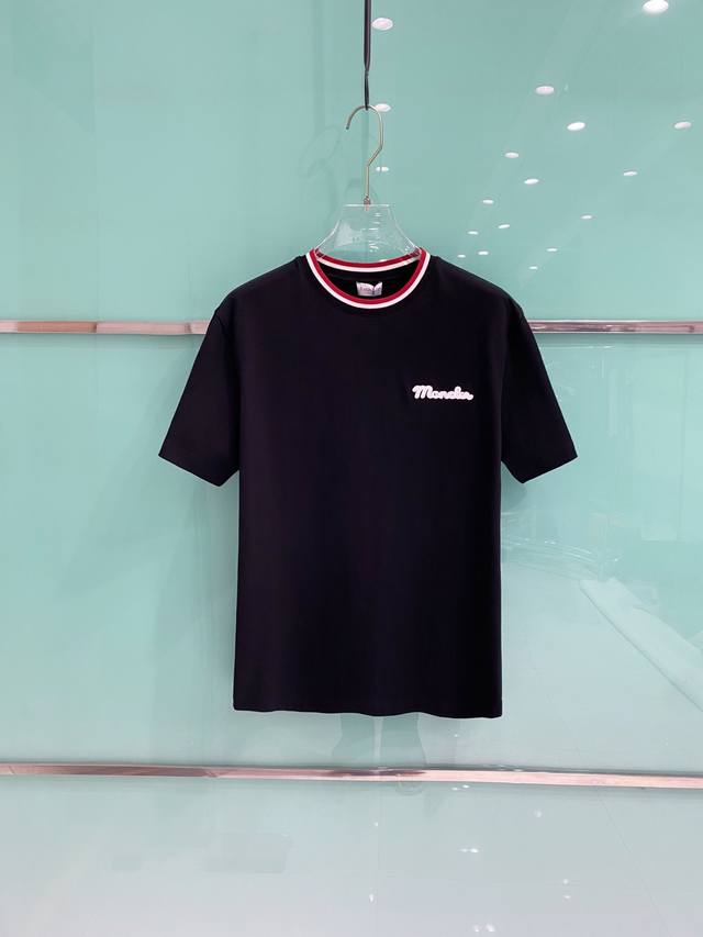 P160 Moncler 2026 Spring/Summer New Arrival Moncler Classic Color-Blocked Collar P160 Moncler 2026 Spring/Summer New Arrival Moncler Classic Color-Blocked Collar