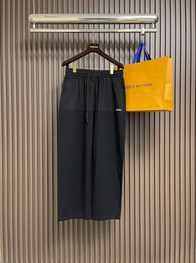P430 Prada 2026Ss Summer New Casual Pants, a true fashion treasure! The 3D tailo