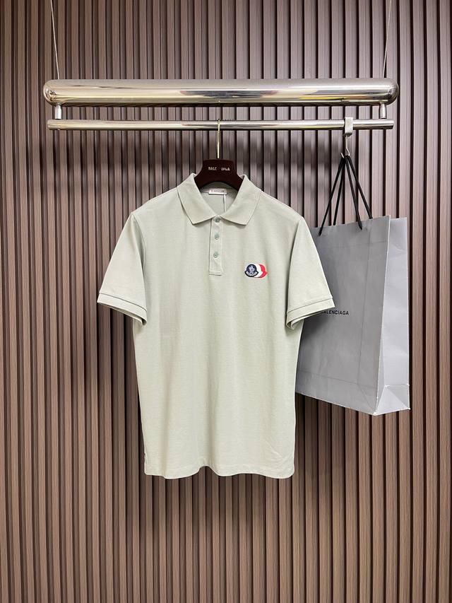 P200 Moncler Polo Shirt with Logo: Custom-woven combed piqu