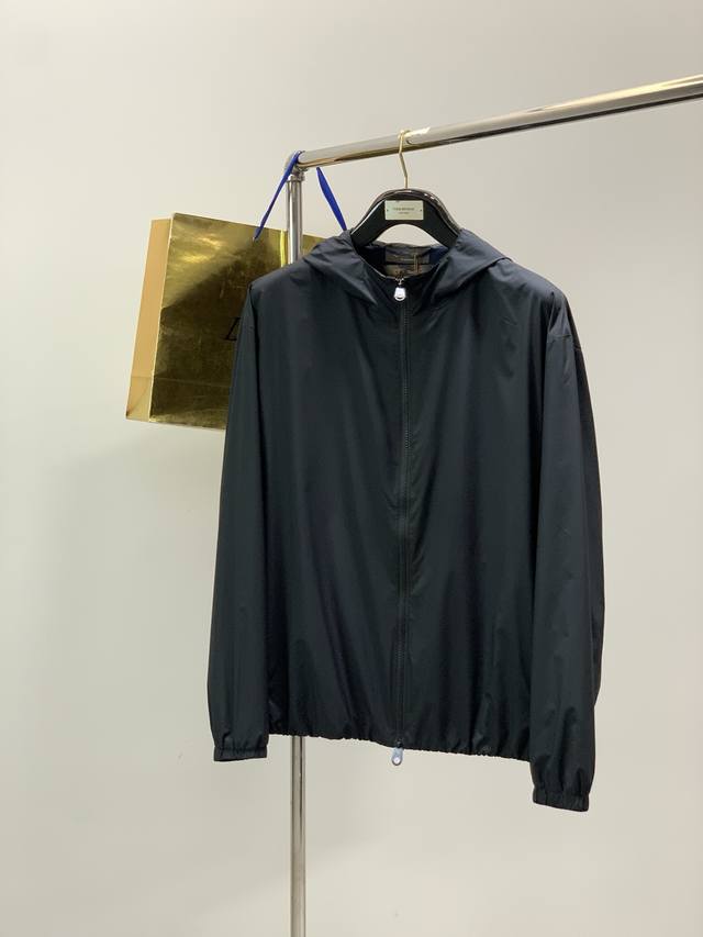 P470, Lp New Lightweight Outdoor Casual Hooded Zipper Jacket. Fabric composition P470, Lp New Lightweight Outdoor Casual Hooded Zipper Jacket. Fabric composition