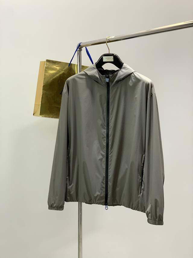 P470, Lp New Lightweight Outdoor Casual Hooded Zipper Jacket. Fabric composition P470, Lp New Lightweight Outdoor Casual Hooded Zipper Jacket. Fabric composition