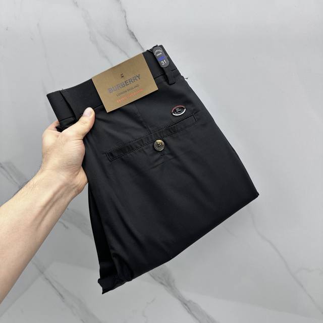 P270 Burberry Spring/Summer New Arrival Casual Trousers, available simultaneousl