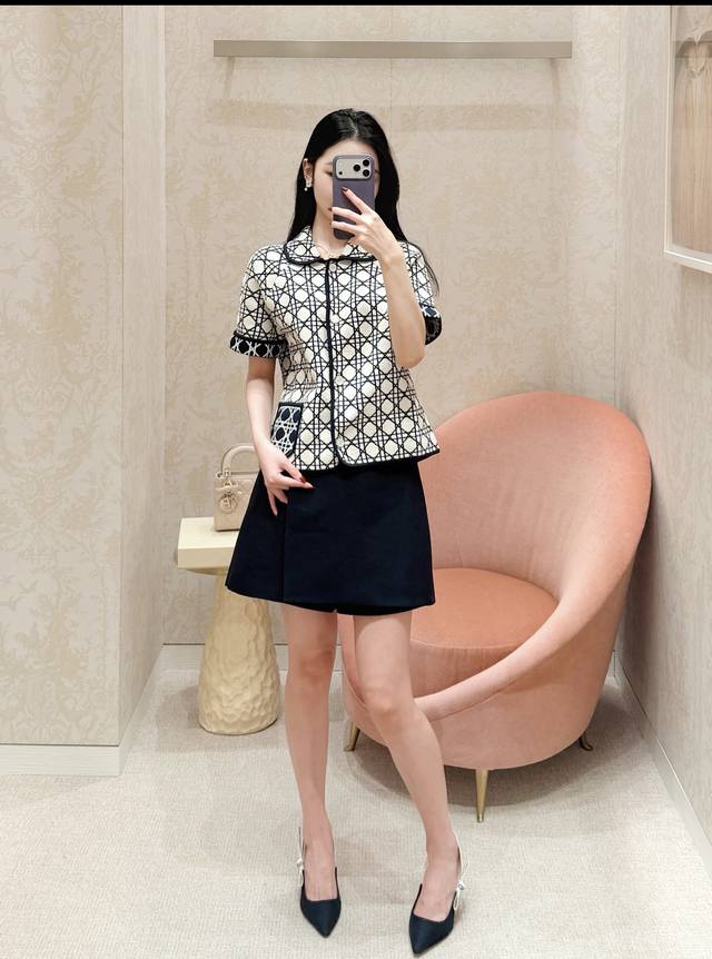 P300 D brand Spring/Summer 2026 new argyle short-sleeved cardigan. Black and whi