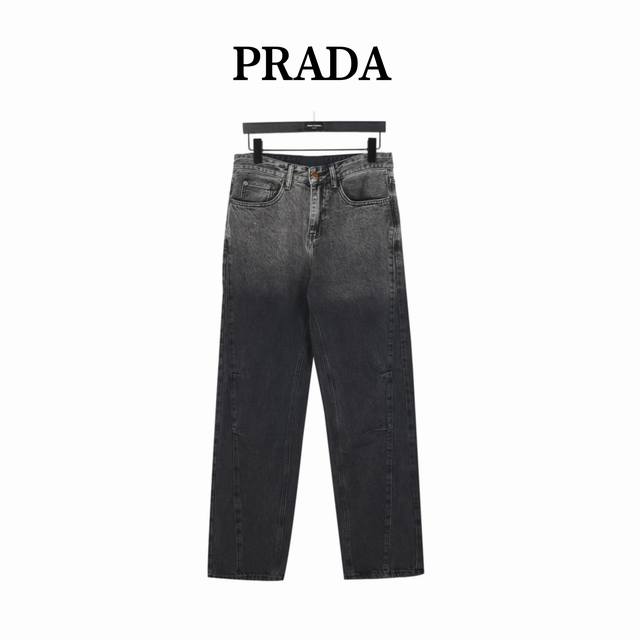 340 Prada 普拉达后袋三角标解构阔腿牛仔裤 今年为止做的最牛逼的牛仔裤，重度水洗工艺，暗藏玄机的细节非常多，这次主推的裤子无论是版型还是上身都太完美，不