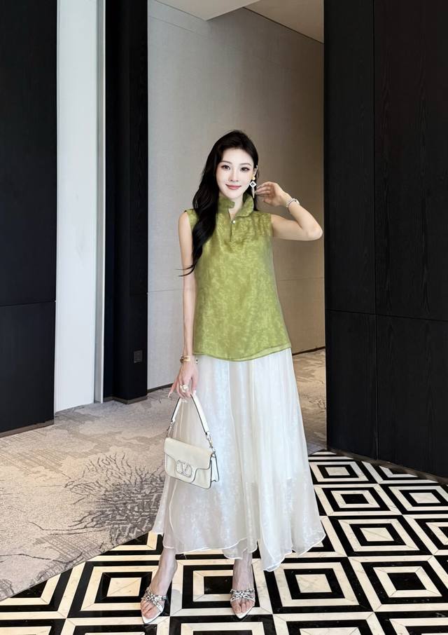P320 Supports exchange of high-quality women's matching and packaging midi skirt