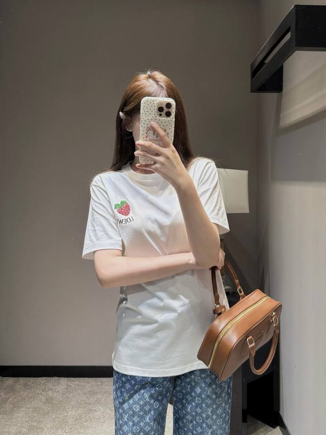 Wholesale 210 70 Spring/Summer New Arrival Loe** Rhinestone Strawberry T-shirt.