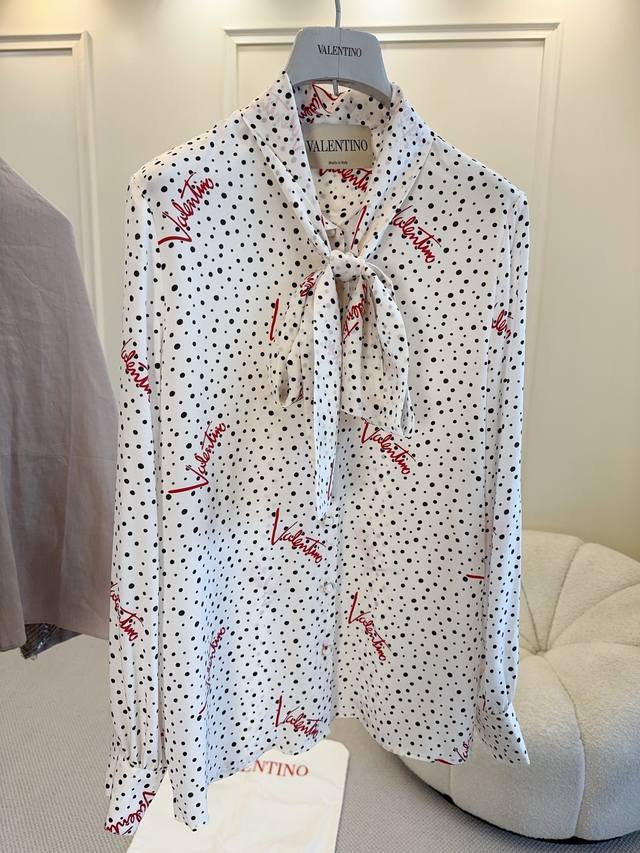 P880 Valentino 2026 Early Autumn New Arrival Polka Dot Print Silk Shirt. Made of