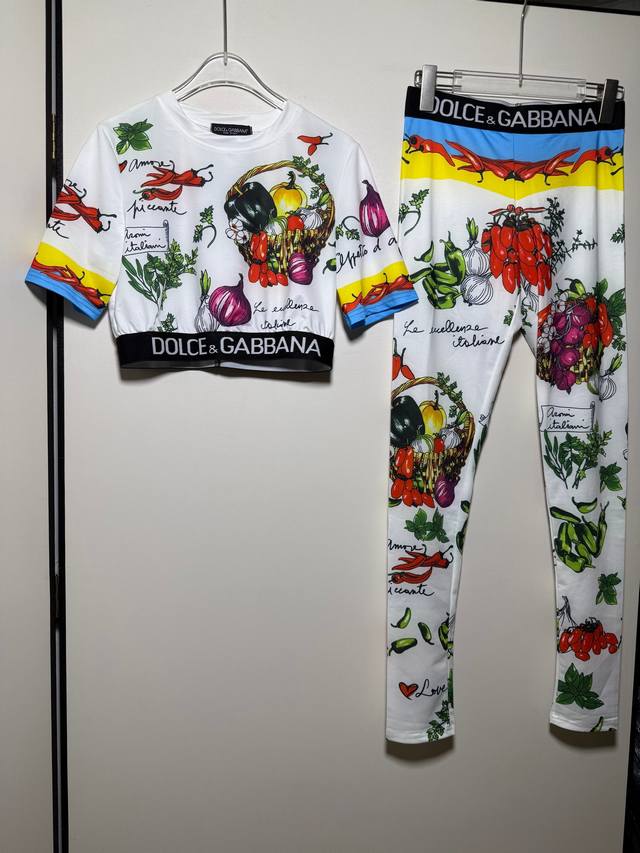 P210 Set D*G Dolce & Gabbana New Fun Print Vegetable, Fruit, Tomato, Onion, Pepp