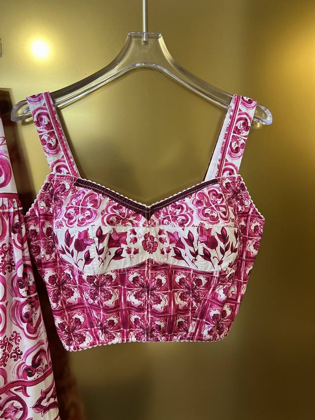 P290 Original women's Dolce & Gabbana red floral cotton camisole top with packag