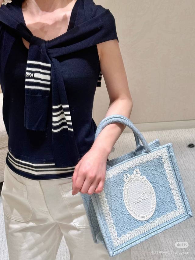 P470*26New A light yellow faux two-piece knit vest with blue and yellow stripes,