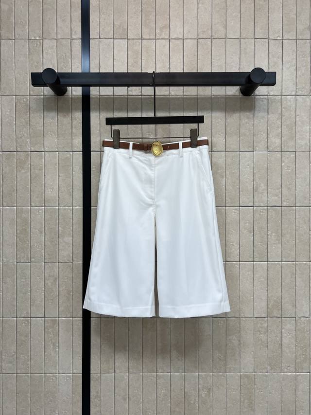 P340 D's 2026 Summer New White Straight Leg Cropped Pants. The linen fabric has