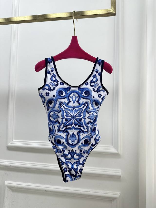 Sizes S, M, L, P290 P Maiolica Printed Sports Swimsuit Dolce & Gabbana's beach c