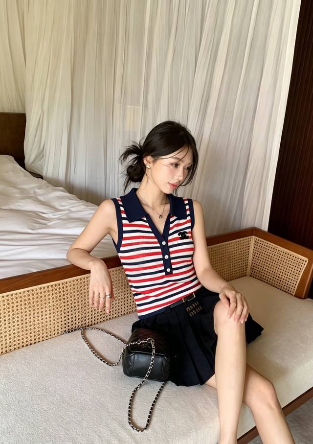 110 Ch小香条纹间色翻领针织背心