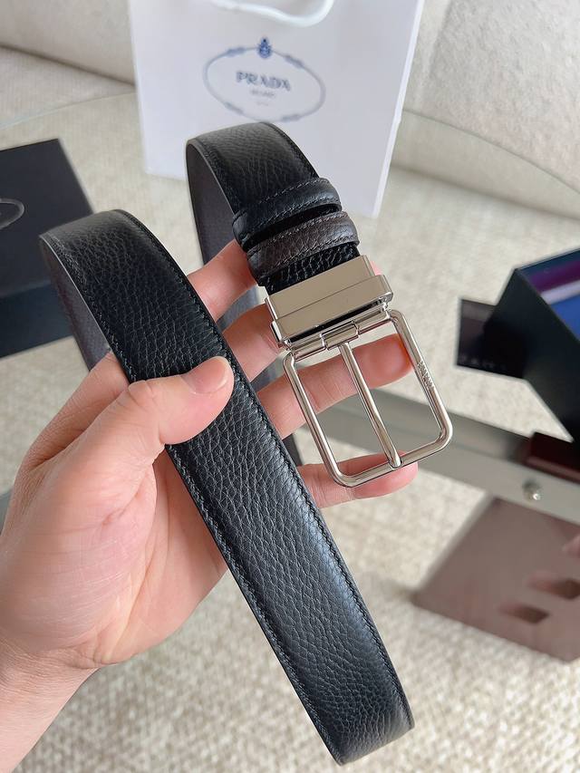 P210 Prada. Prada Full packaging. A luxury Italian brand, its unique design comb