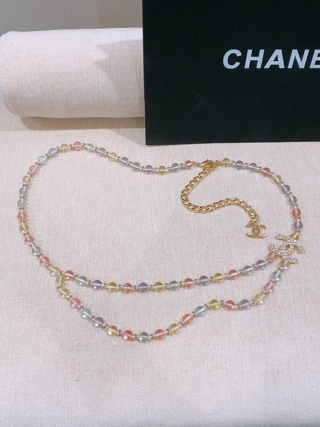 P270-香家水晶球腰链 Belt Chanel新入手的#水晶腰链 金属 人造水晶珠 及水钻银与珍珠白 平时用来搭配黑色山茶花连衣裙 点睛饰品，有点小贵气 整体