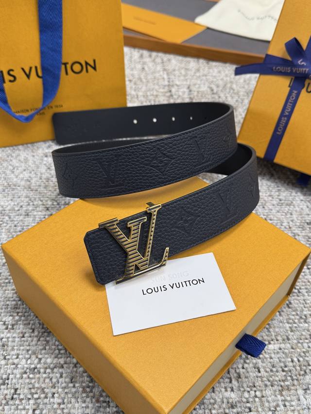 P200 Louis Vuitton LV belt with lychee embossed pattern, original factory hardwa