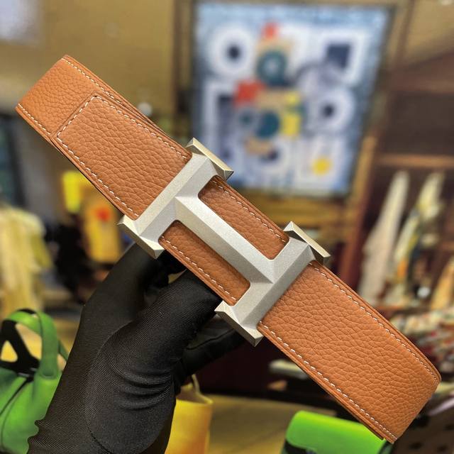 P200 Hermes Men's Belt Full packaging. Hermes men's reversible leather belt, dou