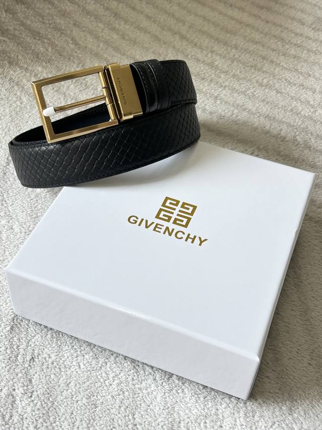 210 Givenchy Men's Leather Belt, 3.4cm Wide. Made from carefully selected woven