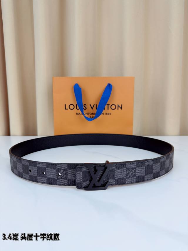 180 -- Louis Vuitton 3.4-width premium buckle belt, featuring a deep grey Damier 180 -- Louis Vuitton 3.4-width premium buckle belt, featuring a deep grey Damier