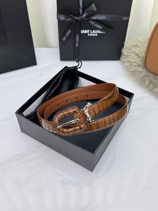 210--12026 Saint Laurent women's belt, Spring runway style, genuine gold-plated