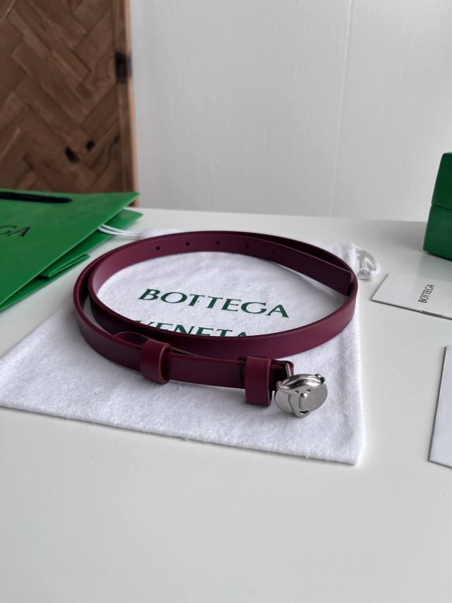250--Bv 2026 New Women's Narrow Face Belt, Double-sided Italian Calfskin with Re 250--Bv 2026 New Women's Narrow Face Belt, Double-sided Italian Calfskin with Re