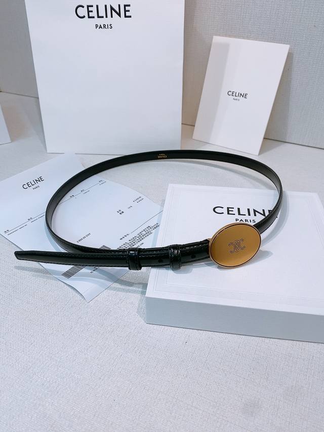 190 Triomphe Thin Plate 13Mm Leather Belt. Made of Taurillon leather with a cowh