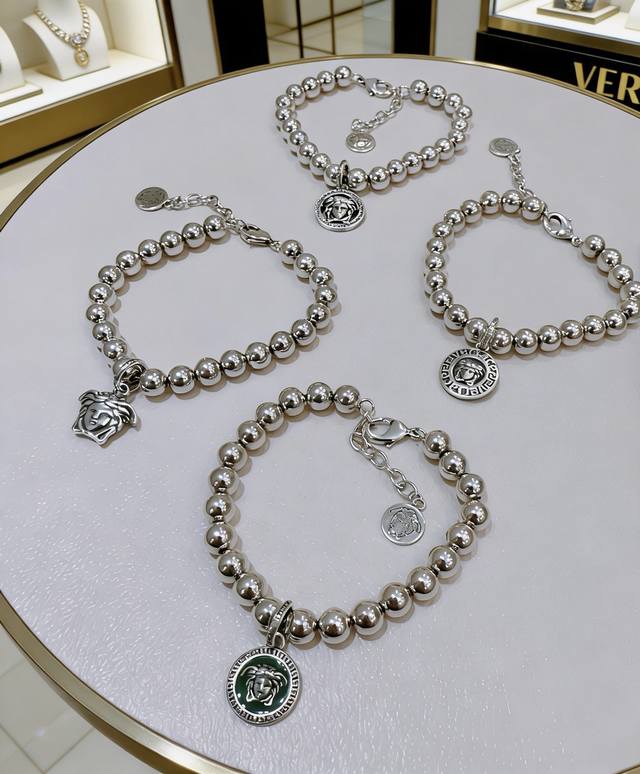P120 High-quality Versace Medusa head bracelet, original single-piece, new count