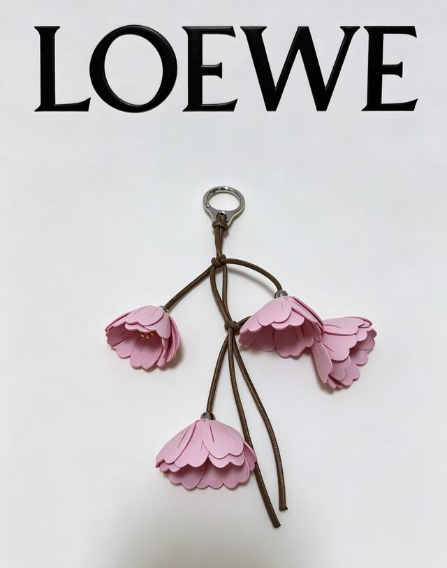 P100 - Loewe Pink Bouquet Charm: Adorn your bag with spring cherry blossoms. Who