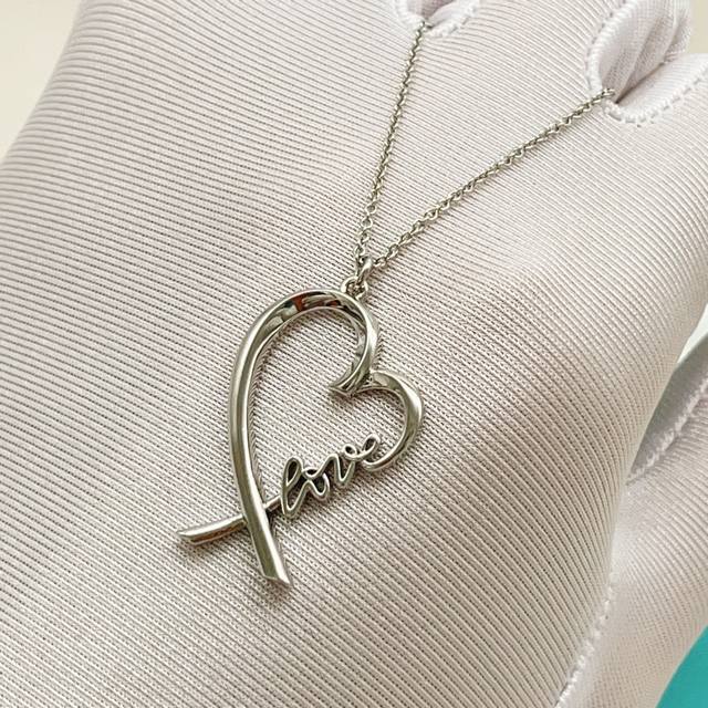 P80Tx142 Tiffany's latest silver heart and letter necklace, made of the same bra P80Tx142 Tiffany's latest silver heart and letter necklace, made of the same bra