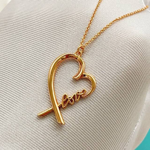P80Tx144 Tiffany's latest rose gold heart and letter necklace, made of the same P80Tx144 Tiffany's latest rose gold heart and letter necklace, made of the same
