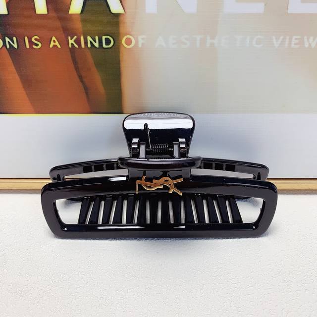 YSL Saint Laurent Hair Clip Acetate Claw Clip Elegant and versatile for everyday