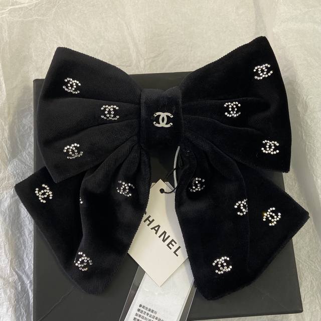 Xf0355 P70 Perfume Diamond Black Velvet Bow Hair Clip Absolutely stunning! A mus