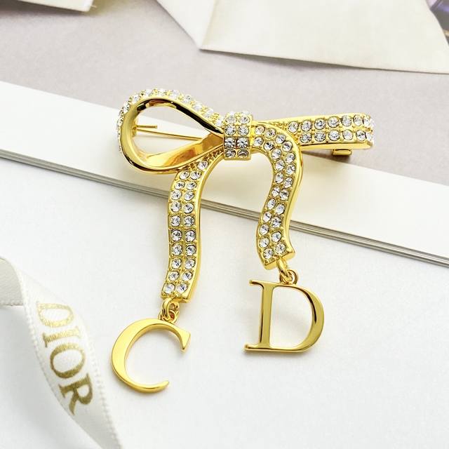 Today's New Arrival Code A823 P100 Dior Brooch Hot Selling Item! New Dior Gold 3 Today's New Arrival Code A823 P100 Dior Brooch Hot Selling Item! New Dior Gold 3