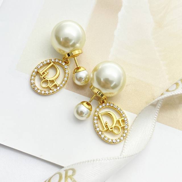 Today's New Arrival Code E3392 P80 Dior earrings, a hot-selling item, now availa Today's New Arrival Code E3392 P80 Dior earrings, a hot-selling item, now availa