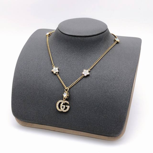 P70, serial number Gxl0068, Gucc* latest colored diamond necklace, consistent wi