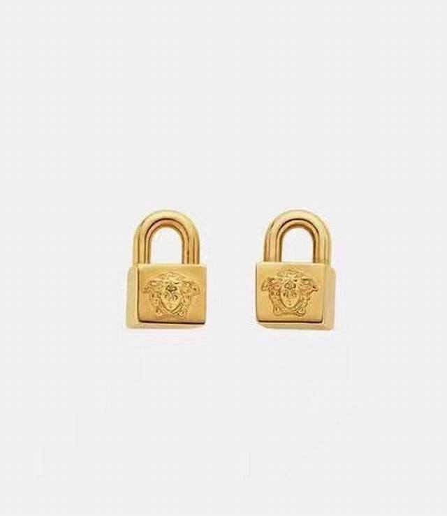 P50 Versace earrings feature a unique and distinctive design that will redefine