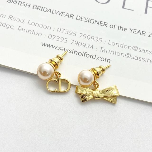 Today's New Arrival Code E3408 P70 Dior earrings hot-selling style, Dior gold bo Today's New Arrival Code E3408 P70 Dior earrings hot-selling style, Dior gold bo