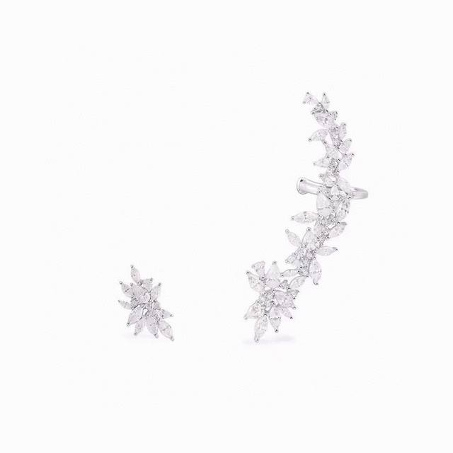 P90 A Batch M Aqin's Same Style Festival Ice Flower Ear Cuff with Silver Stud Ea