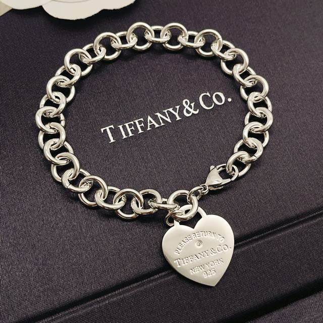 P90 Tiffany's latest silver single diamond heart bracelet, made of brass, consis P90 Tiffany's latest silver single diamond heart bracelet, made of brass, consis