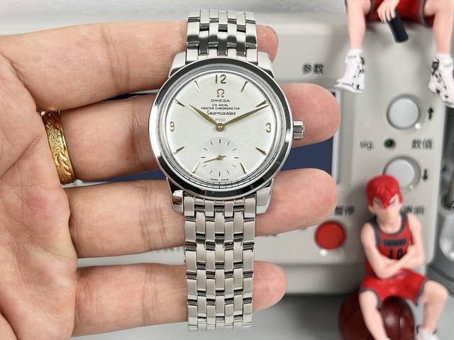 白金同价1950 欧米茄 Omega 海马系列 1948腕表 重磅来袭!欢迎品鉴! 独家定制8806至臻天文台一体机芯,纹理、结构、摆轮位置和镂空均与原版一致, 白金同价1950 欧米茄 Omega 海马系列 1948腕表 重磅来袭!欢迎品鉴! 独家定制8806至臻天文台一体机芯,纹理、结构、摆轮位置和镂空均与原版一致,