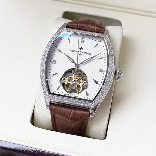 780 精致飞轮 典雅大气 江诗丹顿-Vacheron Constsntin 男士腕表 全自动机械机芯 矿物强化玻璃 316L精钢表壳 真皮表带 商务休闲 优雅 780 精致飞轮 典雅大气 江诗丹顿-Vacheron Constsntin 男士腕表 全自动机械机芯 矿物强化玻璃 316L精钢表壳 真皮表带 商务休闲 优雅