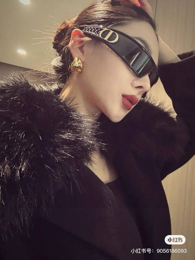 100 Dior迪奥太阳镜 又是眼镜又是发箍，超级火爆款