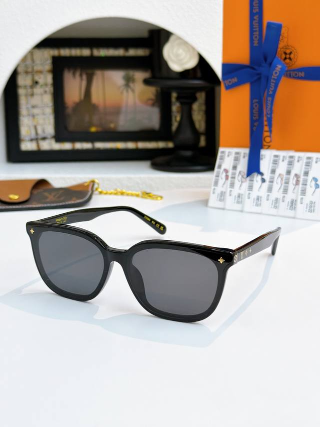 p160 Original High-Quality Louis Vuitto* Mod: Z2136 Z2151 Z2152 Z2153 Z2154 Size p160 Original High-Quality Louis Vuitto* Mod: Z2136 Z2151 Z2152 Z2153 Z2154 Size