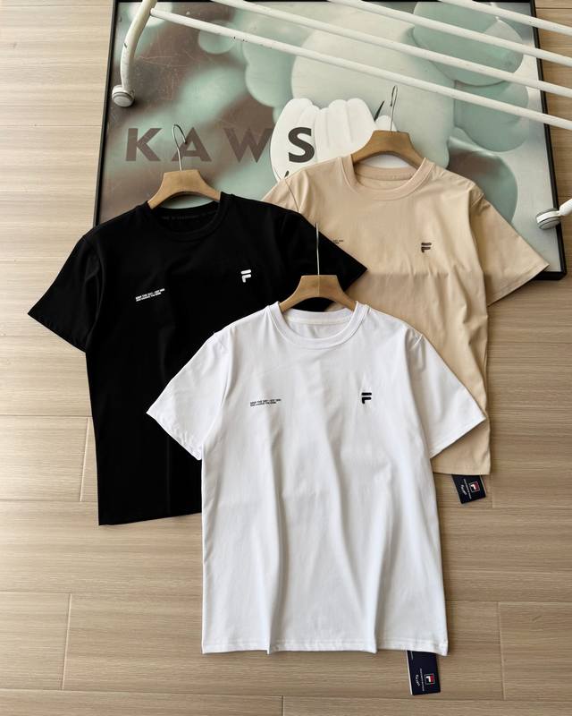 120Fila Fusion斐乐潮牌速干短袖男2026夏新款抗菌运动健身T恤速干衣科技抗菌面料:添加抗菌功能助剂,有效抑制运动后细菌滋生,告别汗味尴尬,保持衣物 120Fila Fusion斐乐潮牌速干短袖男2026夏新款抗菌运动健身T恤速干衣科技抗菌面料:添加抗菌功能助剂,有效抑制运动后细菌滋生,告别汗味尴尬,保持衣物
