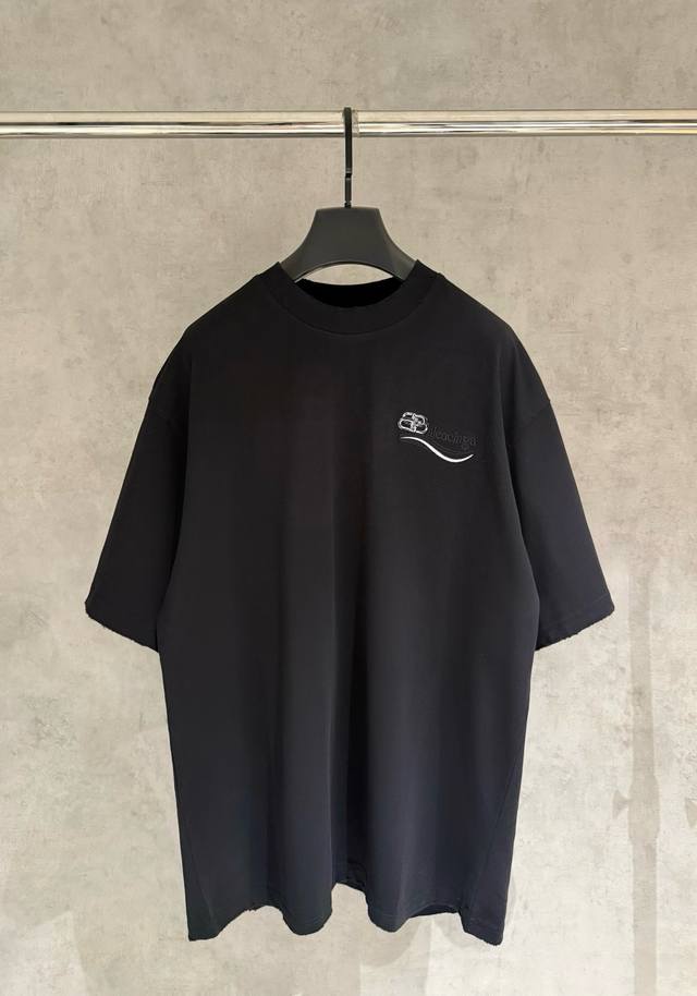 p140 严控品质 Blcg巴黎世家 25Ss刺绣短袖T恤 面料采用定制定染百分百纯棉双股面料320G成衣洗水 前后幅刺绣 成衣后洗水工艺 定制五金 螺纹 辅料