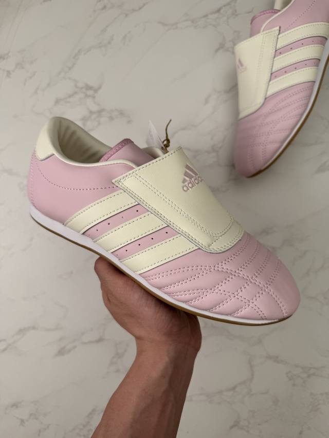 210 合作私 Adidas Originals Taekwondo舒适防滑低帮板鞋女款粉色 货号Jr3955 Size 35.5 36 36.5 37 38