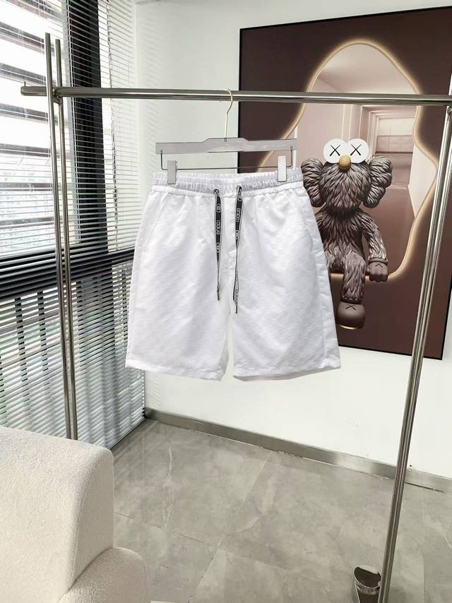 p210 Gucci 2026 Summer New Men's Casual Shorts, complete with all three labels.