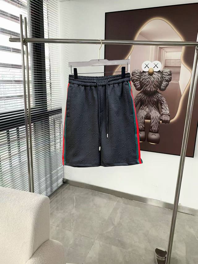 p200 Gucci 2026 Summer New Men's Casual Shorts, complete with all three labels.