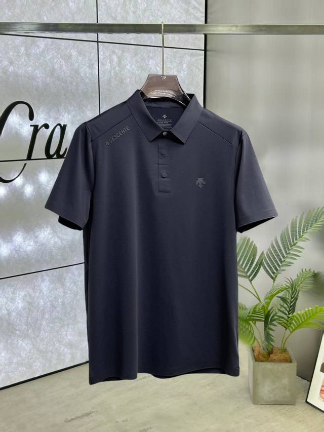 p220 迪桑特 2026Ss夏季新款字母Logo男士翻领polo衫！经典商务男款，高端男装的天花板级别的商务男款！简约时尚大气不失优雅，单穿内搭体面过人，品质