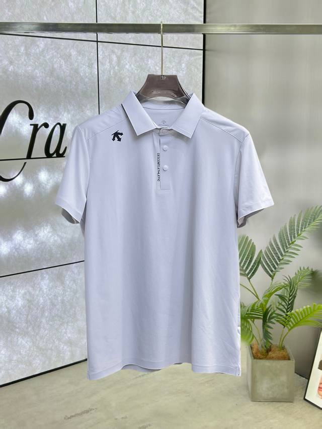 p220 迪桑特 2026Ss夏季新款字母Logo男士翻领polo衫！经典商务男款，高端男装的天花板级别的商务男款！简约时尚大气不失优雅，单穿内搭体面过人，品质
